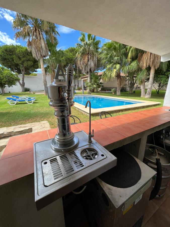 Chalet En La Barrosa, Piscina+Bbq+Grifo De Cerveza Chiclana de la Frontera Kültér fotó