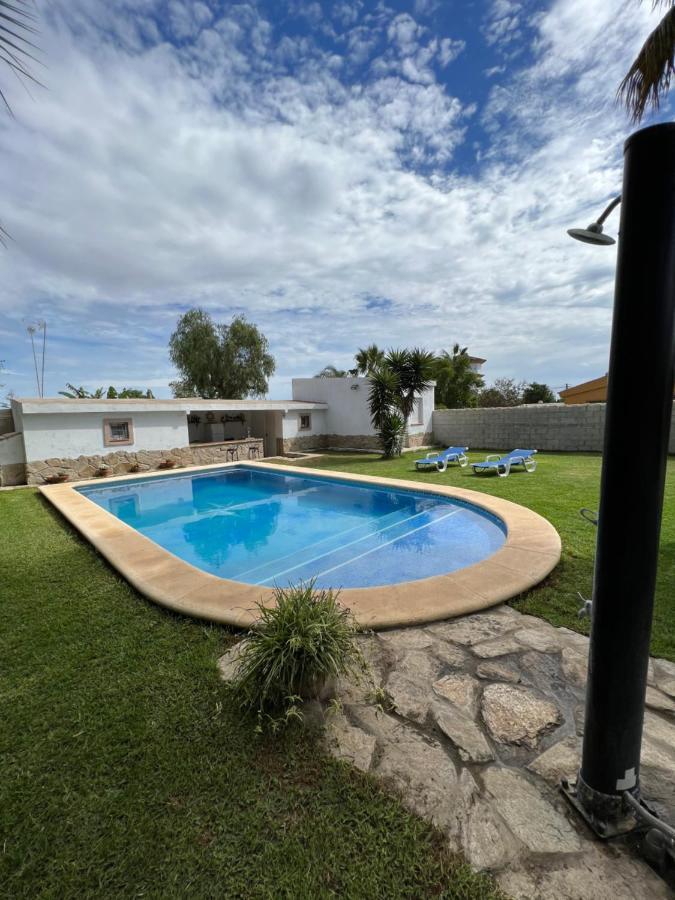 Chalet En La Barrosa, Piscina+Bbq+Grifo De Cerveza Chiclana de la Frontera Kültér fotó