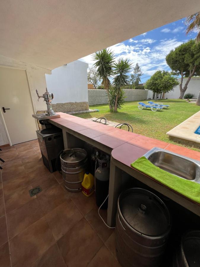 Chalet En La Barrosa, Piscina+Bbq+Grifo De Cerveza Chiclana de la Frontera Kültér fotó